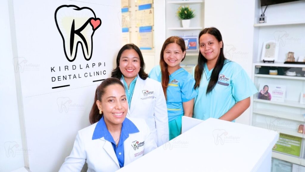 The current 4-woman team of Kirdlappi Dental Clinic
